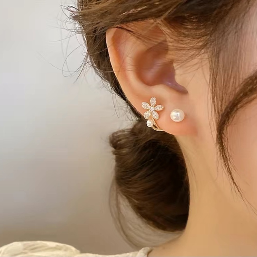 NWT Golden faux-pearl zircon flower elegant ear-climber two-ways new with tags